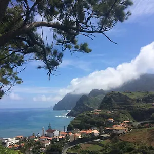 Pereira's House - Mountain & Sea Hébergement de vacances