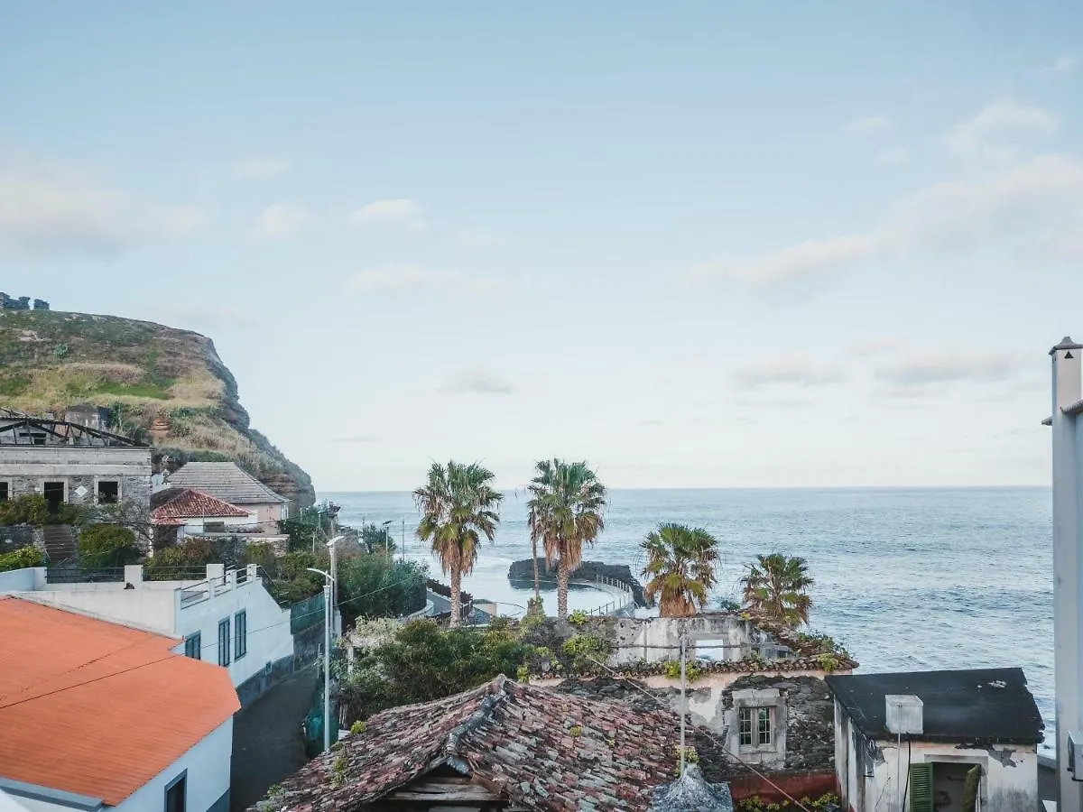 Nature Madeira Guest House contacts